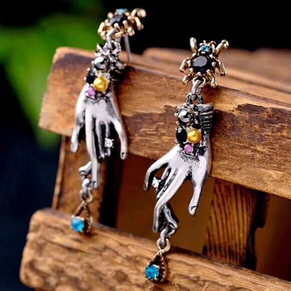 Spider Earrings With Dangling Hands - Picture 1 of 8